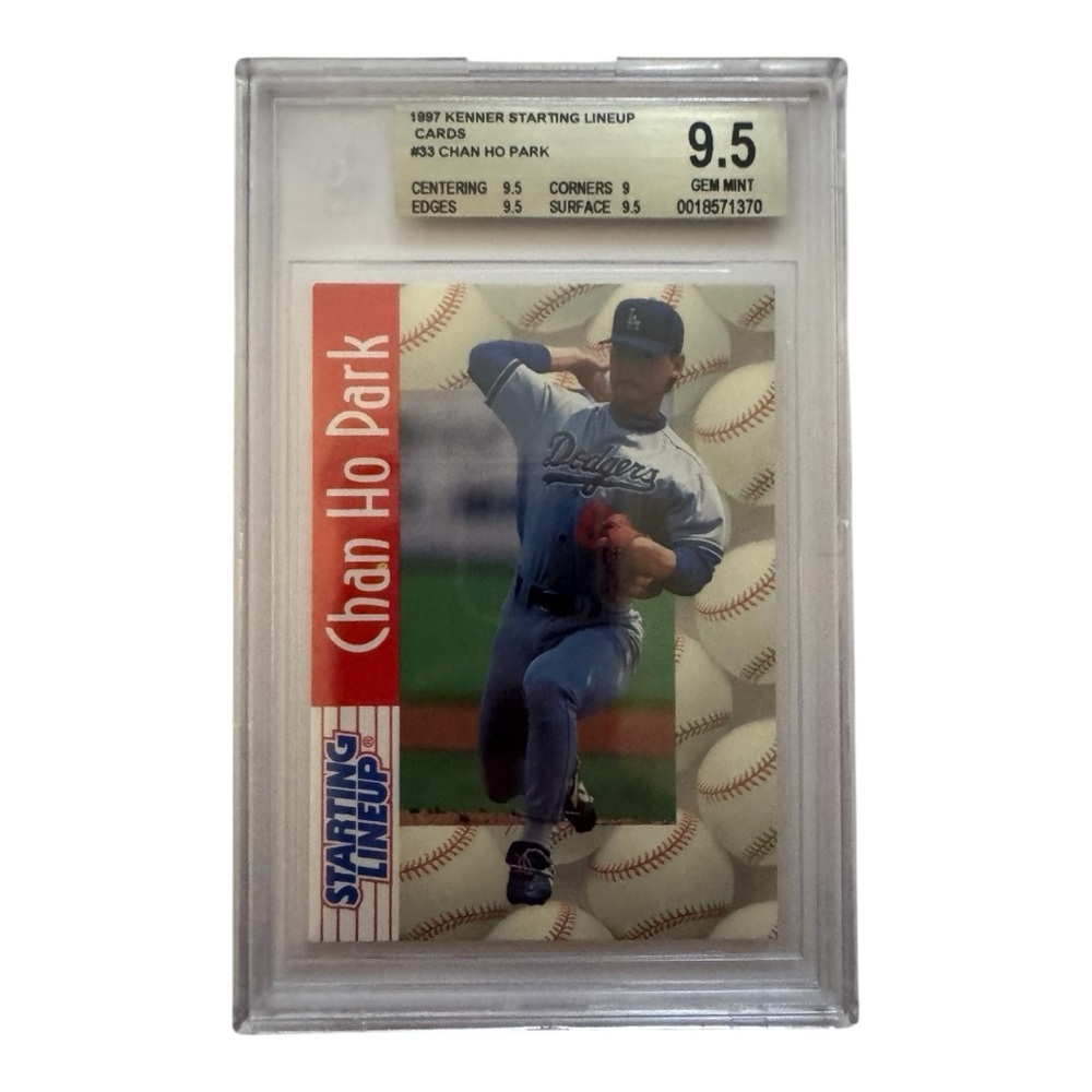 BGS 9.5 Kenner Starting Lineup Chan Ho Park Trading Card